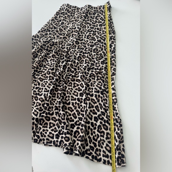 H&M Leopard Print Midi Skirt Size 2 - Picture 6 of 6